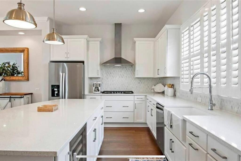 Luxurious Modern Townhouse Right Across Beach!! Table Tennis St. Pete Beach Eksteriør bilde