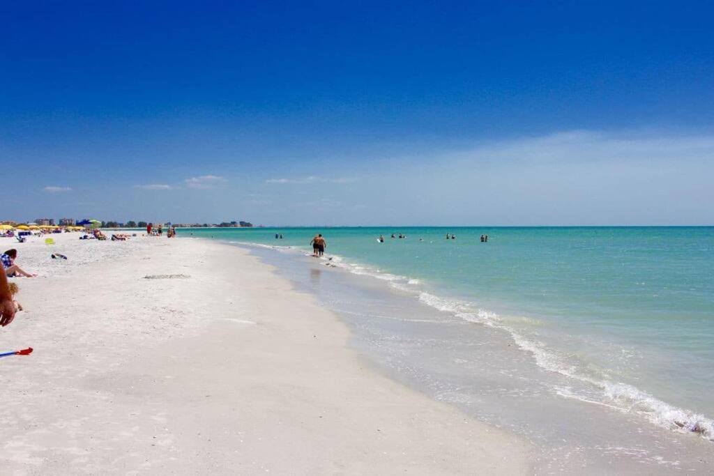 Luxurious Modern Townhouse Right Across Beach!! Table Tennis St. Pete Beach Eksteriør bilde