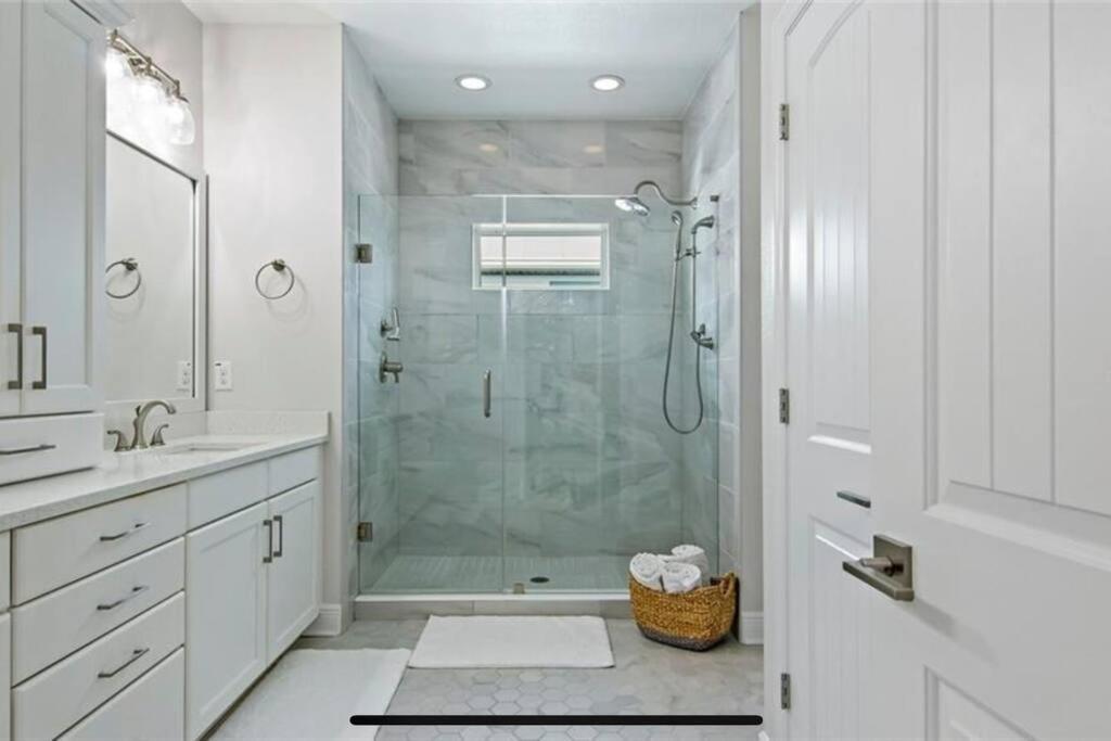Luxurious Modern Townhouse Right Across Beach!! Table Tennis St. Pete Beach Eksteriør bilde