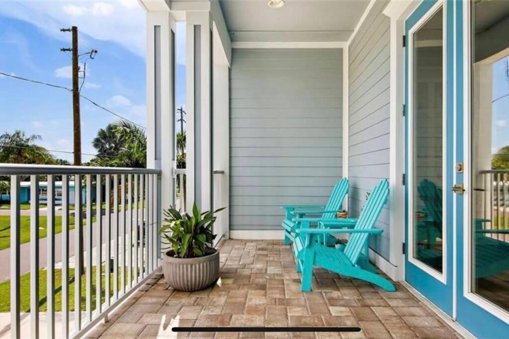 Luxurious Modern Townhouse Right Across Beach!! Table Tennis St. Pete Beach Eksteriør bilde